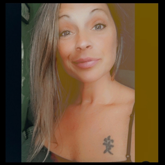 Meet your Posher, Lindsey - Picture 1 of 1